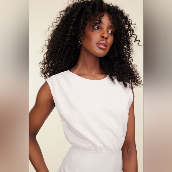 Dynamite Black Sleeveless Shift Dress - Picture 3 of 9